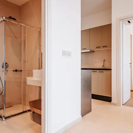 Mari & Maisonettes דירה טולון