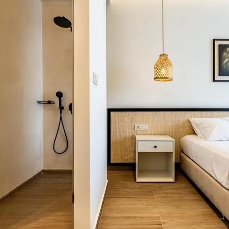 Mari & Maisonettes
