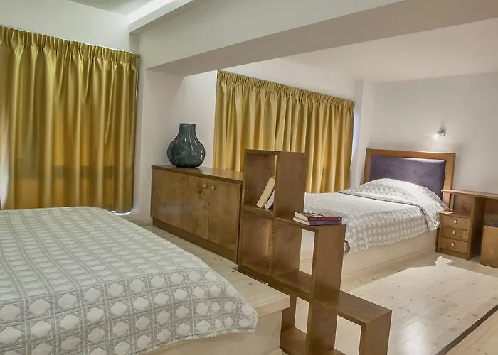 Mari & Maisonettes شقة *