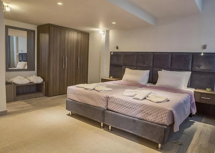 Mari & Maisonettes 公寓 托隆