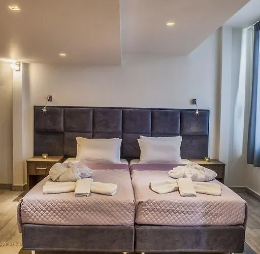 Mari & Maisonettes *