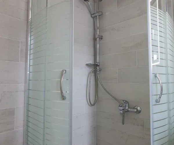 Mari & Maisonettes شقة تولو