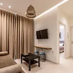 Mari & Maisonettes Толон
