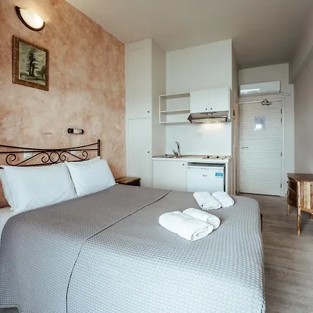 Mari & Maisonettes Tolo