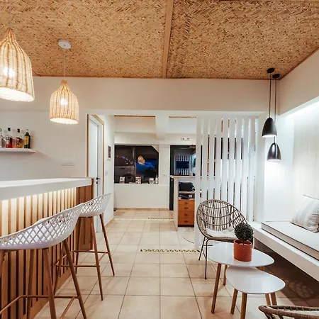Mari & Maisonettes Apartment Tolo