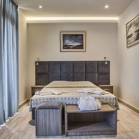 Mari & Maisonettes Tolo