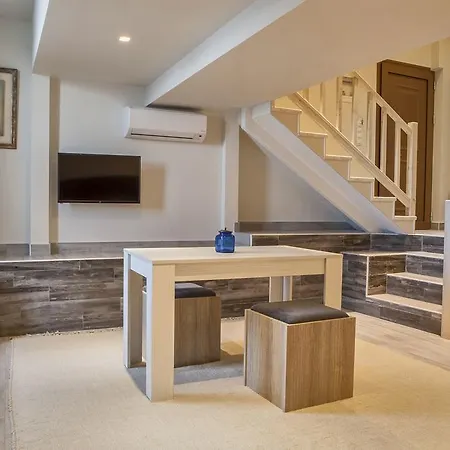 Mari & Maisonettes Tolón