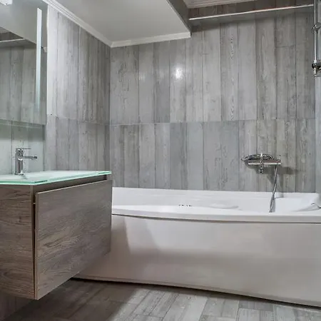 Apartament Mari & Maisonettes