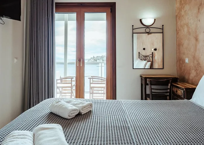 Mari & Maisonettes טולון