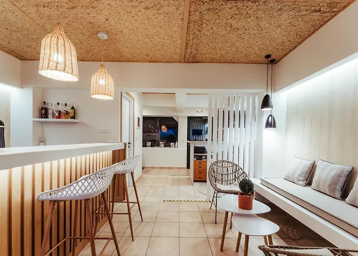 Mari & Maisonettes דירה טולון