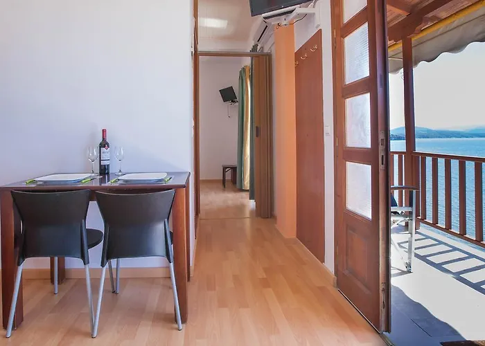 Apartamento Mari & Maisonettes Tolón