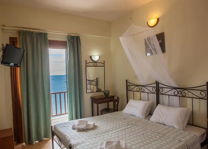 Mari & Maisonettes * Tolón