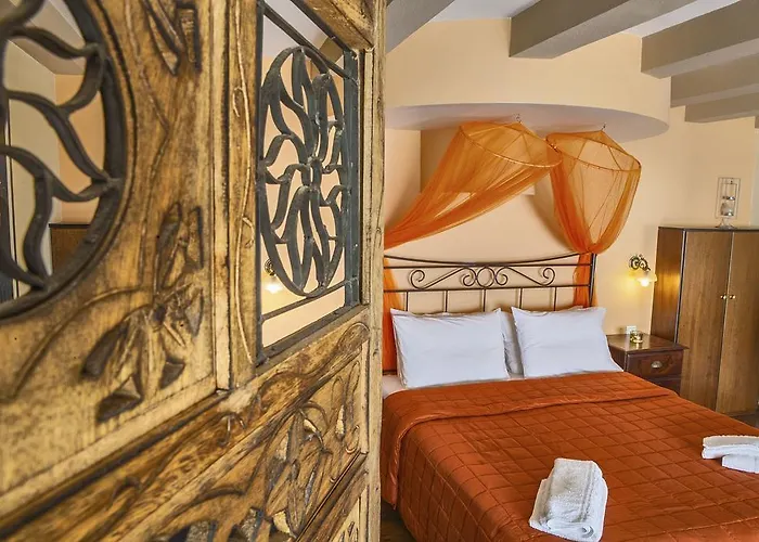 Mari & Maisonettes טולון