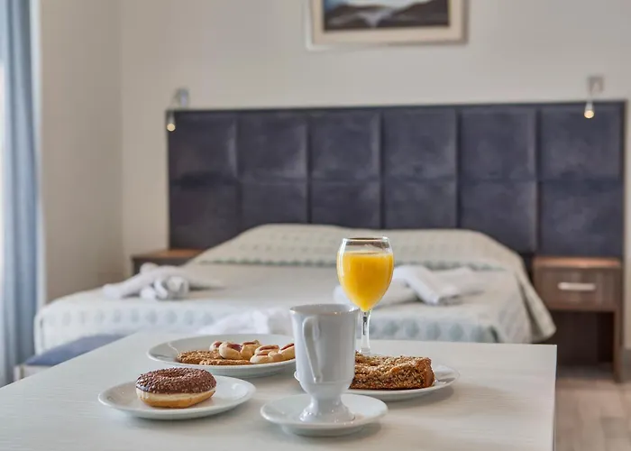 Mari & Maisonettes *