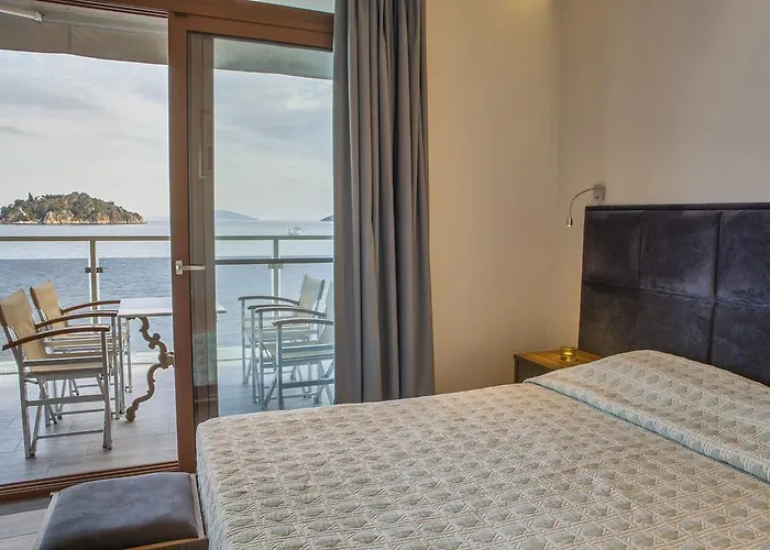 Mari & Maisonettes Apartamento