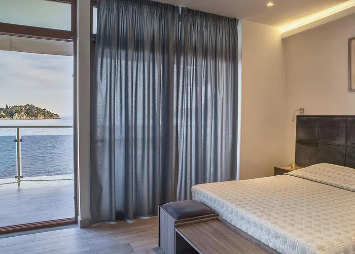 Mari & Maisonettes Apartamento *