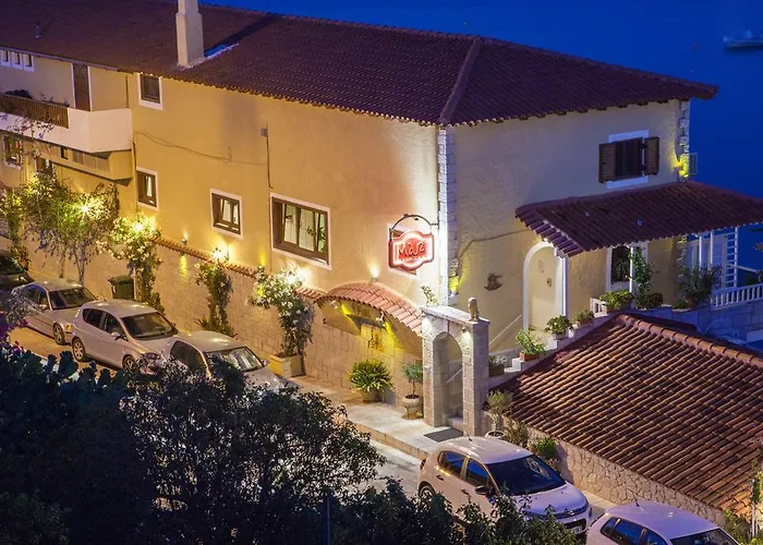 Apartamento Mari & Maisonettes Tolón